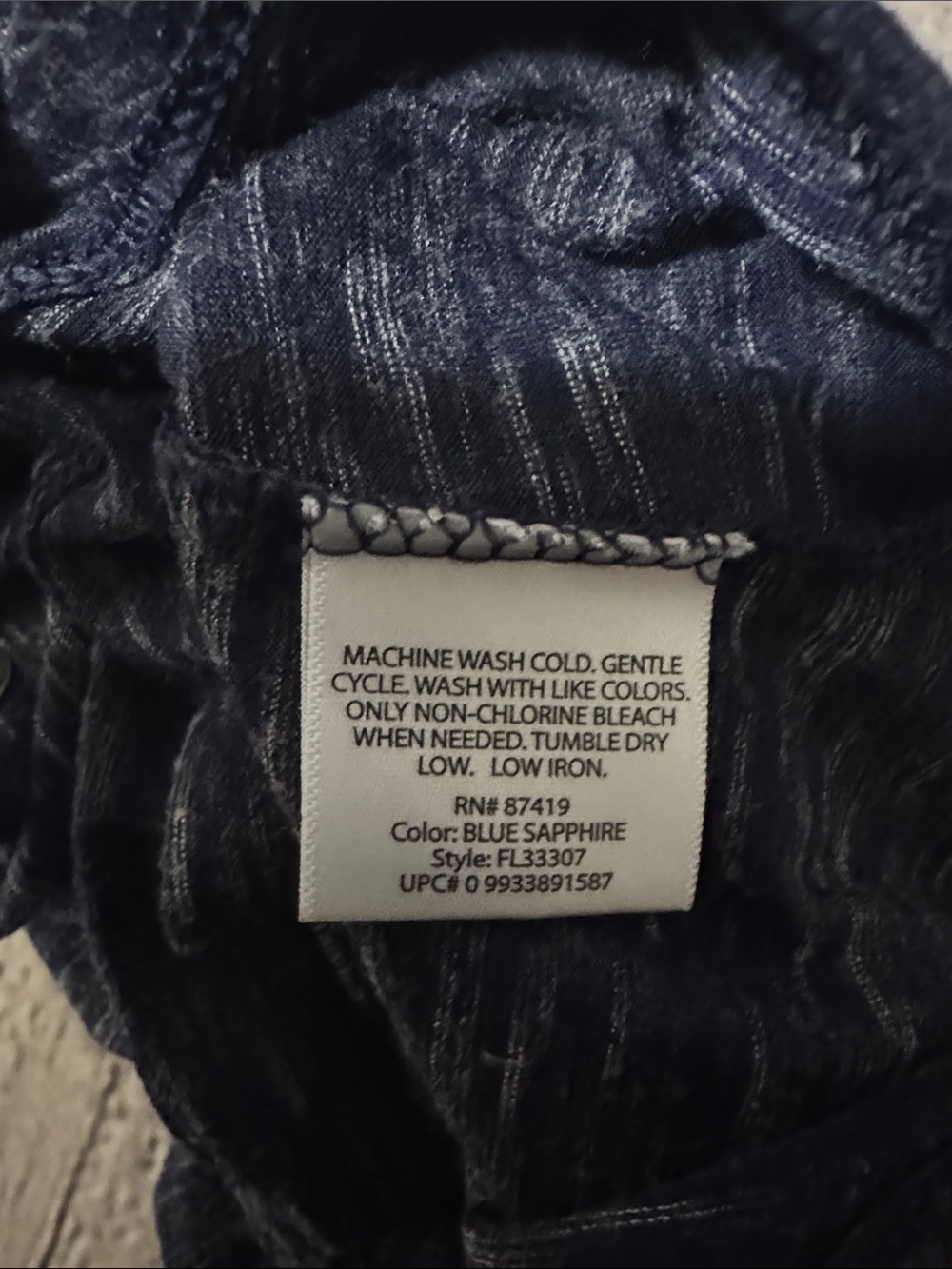 Worn once Faded Glory Classic V-Neck Navy Space-Dye Women's Top with details - Picture 6 of 6